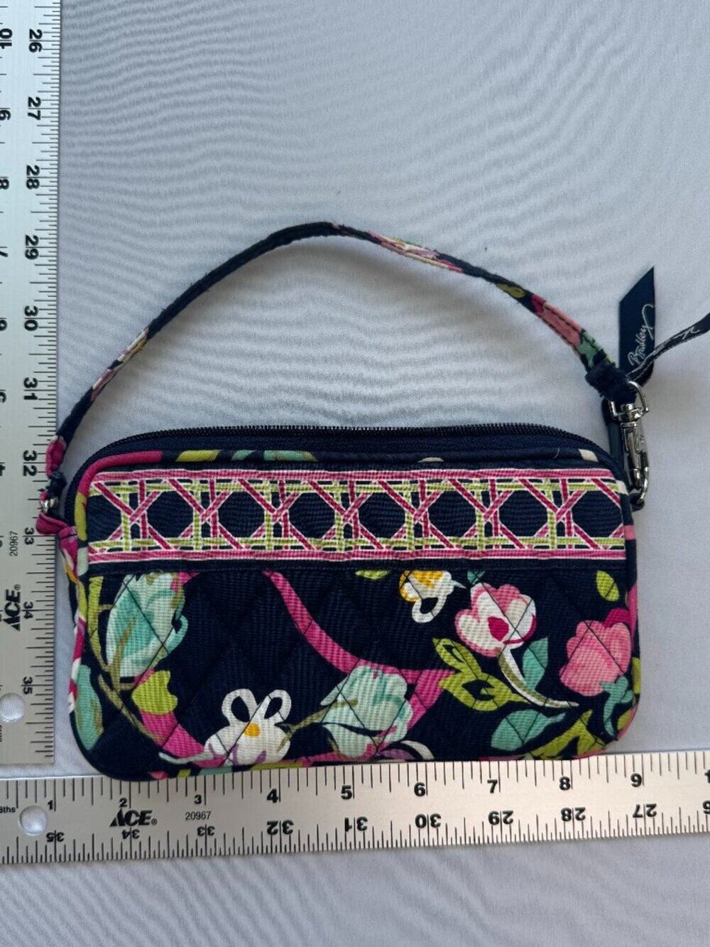 Vera Bradley All in One Wristlet Ribbons (Breast Cancer Foundation) Pattern